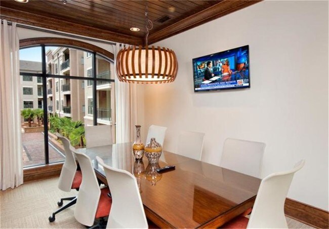 Building Photo - 3505 N Sam Houston Pky W
