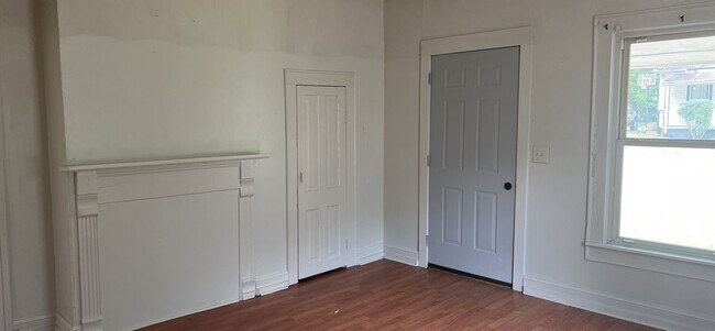 Foto del edificio - 3 bedroom 2 bath house