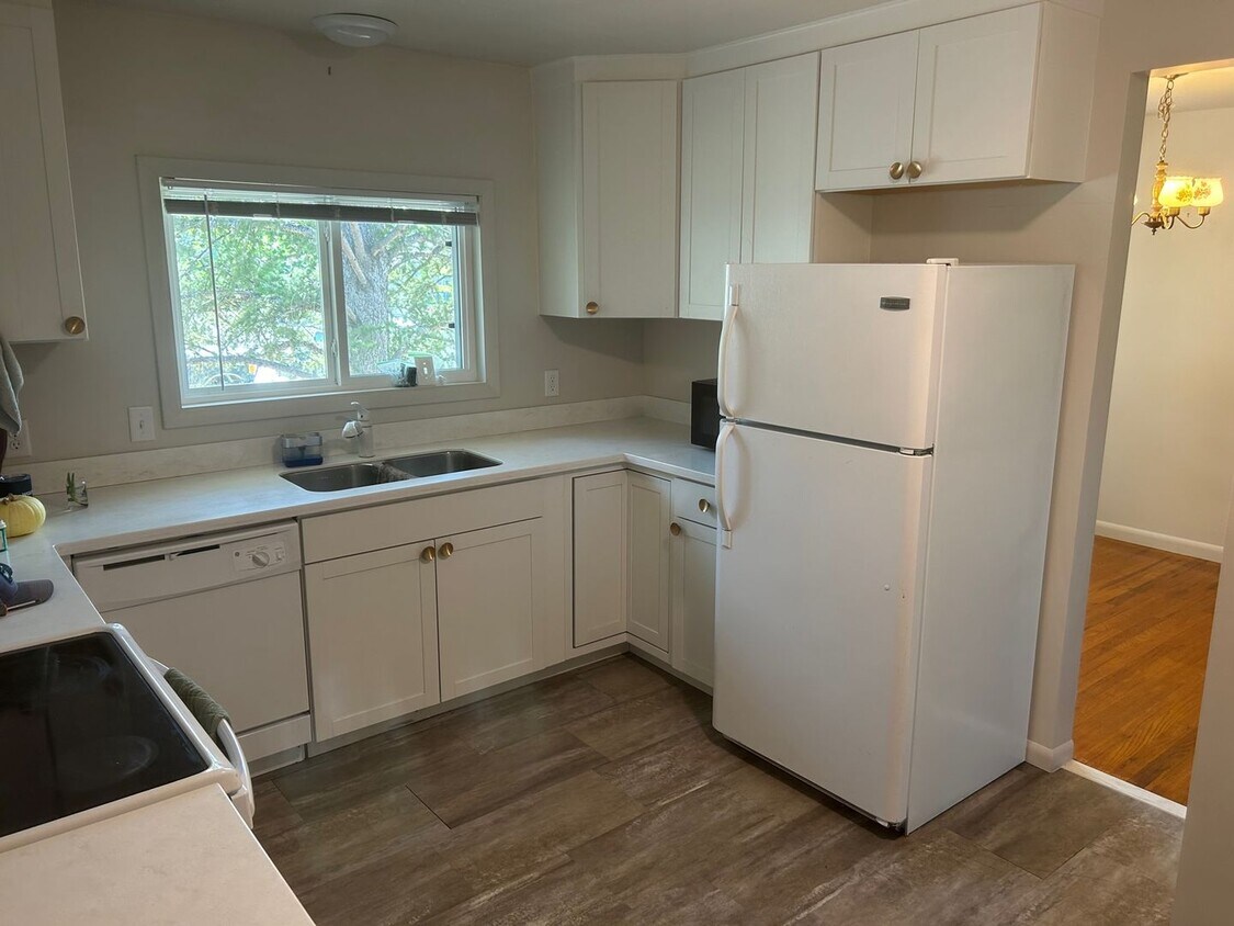 Primary Photo - 851 Avenue E