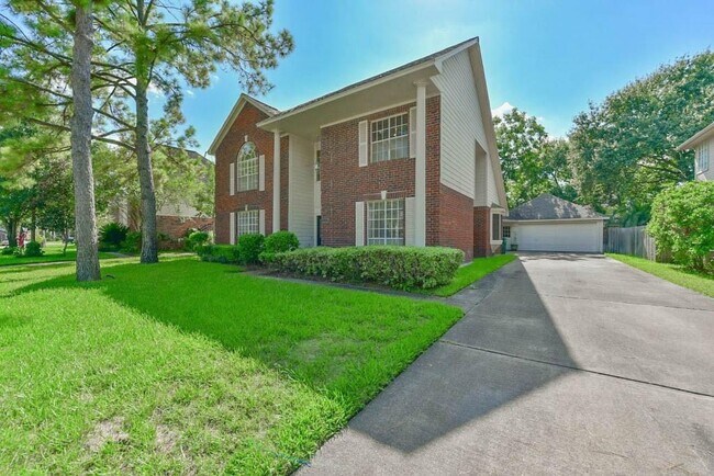 Building Photo - 15423 Evergreen Knoll Ln