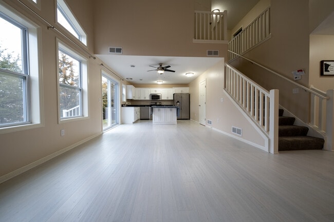 Building Photo - 908 Bradbury Cir