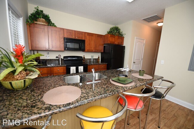 Building Photo - 3 br, 3 bath House - 500 Cancun Court