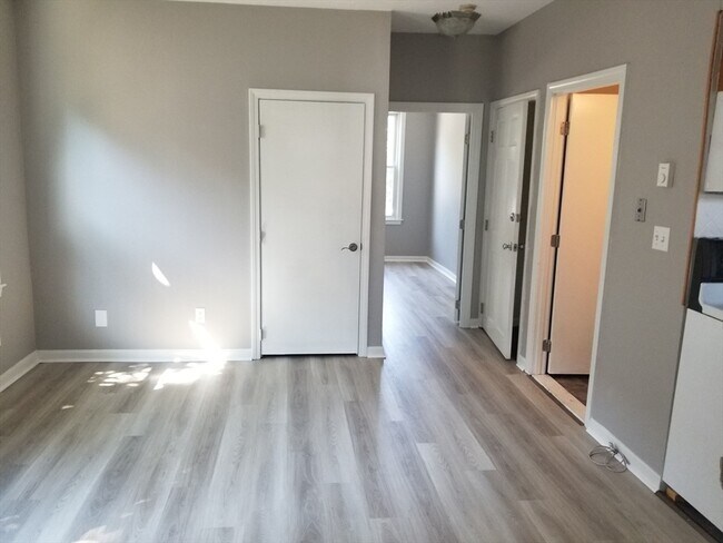Building Photo - 3 Sawyer Pl