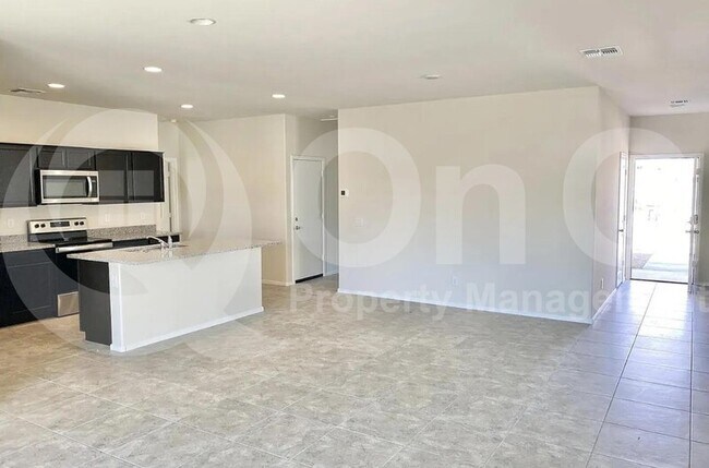 Foto del edificio - 1079 W Chimes Tower Dr