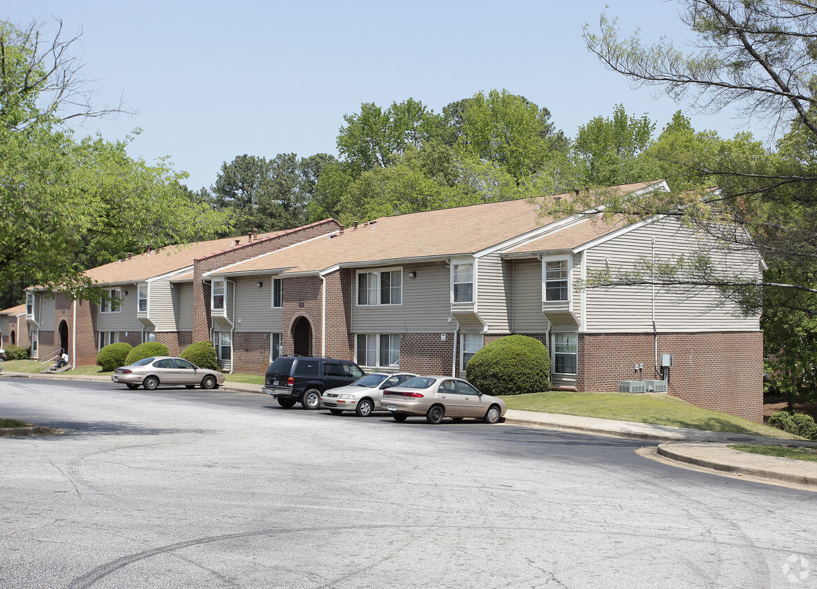 Primary Photo - Freedom Park Apartments