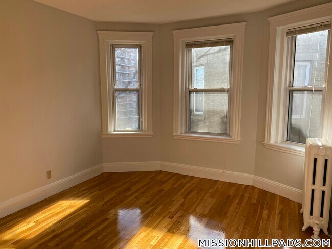 Building Photo - 49 Worthington St