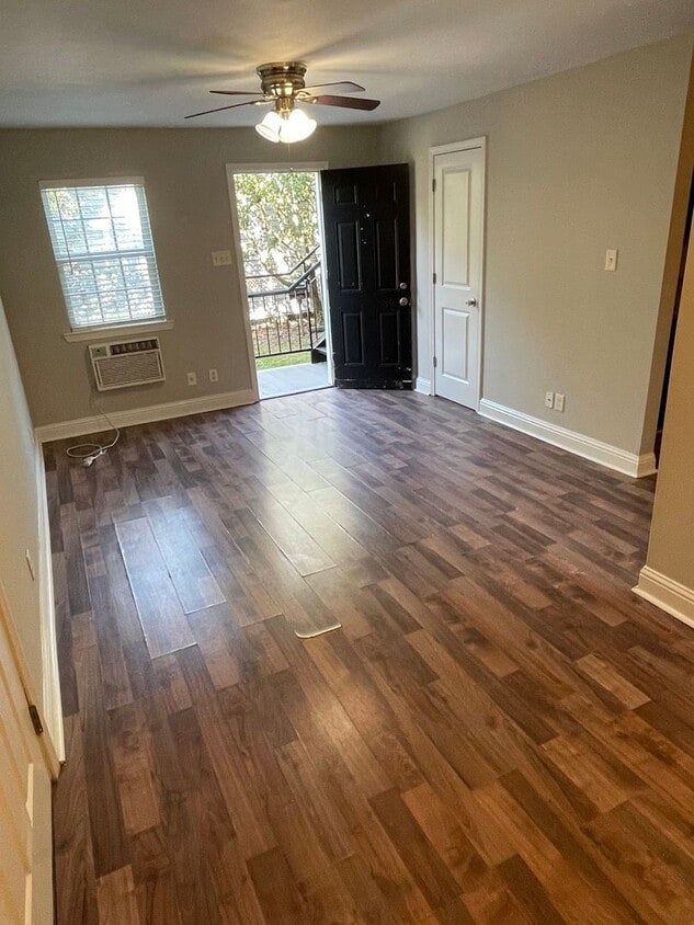 Renovated 1BD/1BA 2 Blocks Off St Charles Ave - Renovated 1BD/1BA 2 Blocks Off St Charles Ave