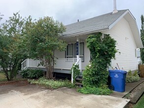 Building Photo - 9908-9114 114 Ave