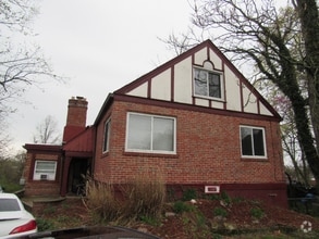 Building Photo - 3647 Ravenwood Ave