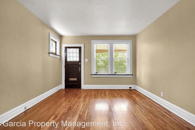 Foto del edificio - 1 br, 1 bath Apartment - 5009 Mardel Avenue