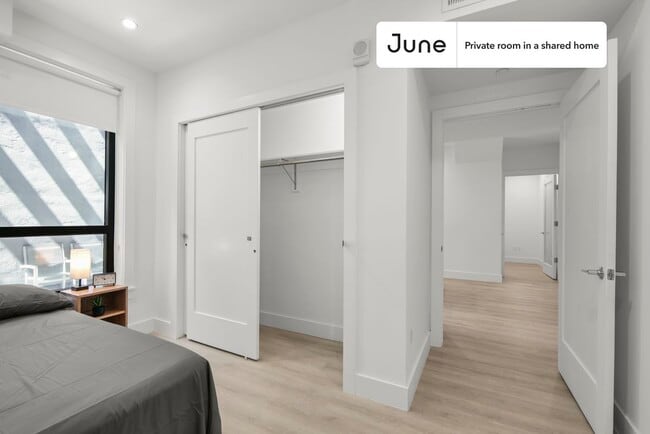 Building Photo - Room in Shared 4 bed/2 bath home in Dupont Circle