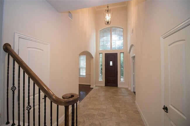 Building Photo - 9931 Hutton Park Dr