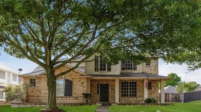 Building Photo - 808 Wolf Trail