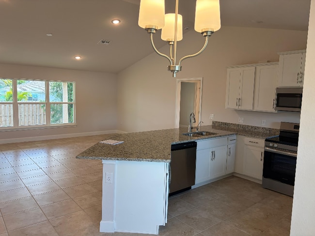 Building Photo - 855 Cumberland Rd