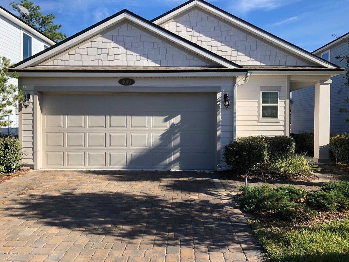 Foto principal - 4019 Coastal Cove Circle