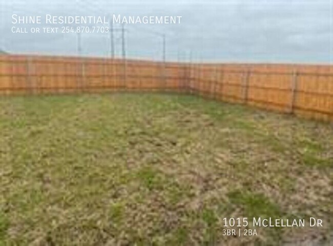 Building Photo - 1015 McLellan Dr