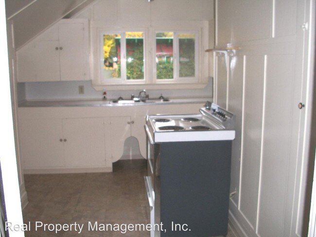 Building Photo - 2023 Placer St