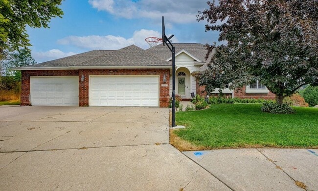 Building Photo - 1525 Berwick Cir