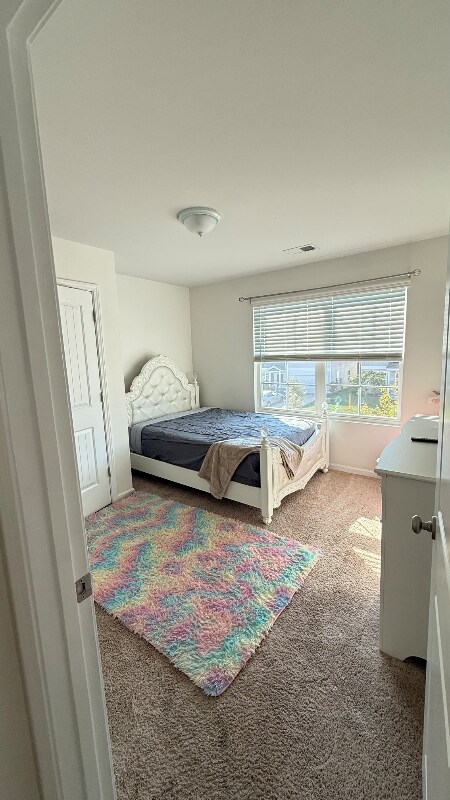 Foto del edificio - 250 Windfall Rd