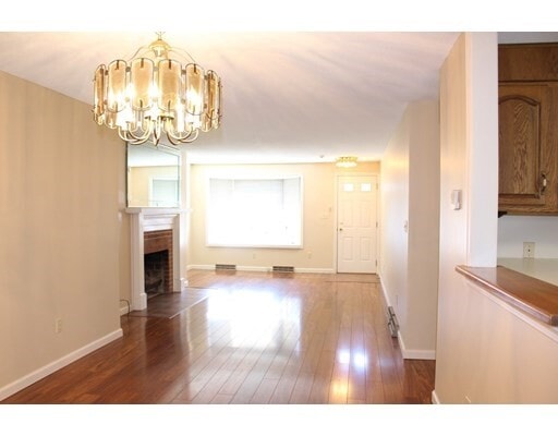 Building Photo - 13 Mansion Woods Dr