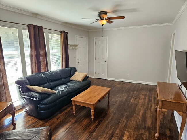 Foto del edificio - Nice 3 bed 1 bath home located in Marietta minutes from I-75