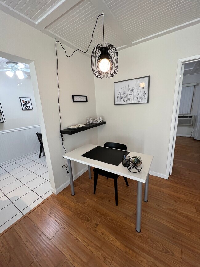 espacio de trabajo #3 - Royal Alfred 726 N. Alfred