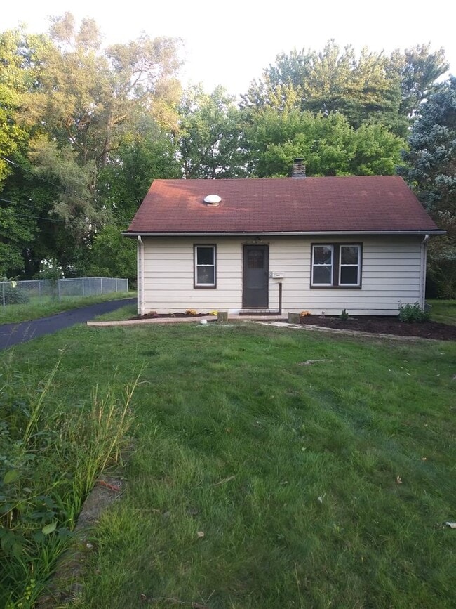 Building Photo - 4528 Milford Ave