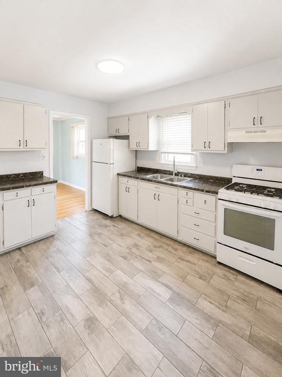 Foto del edificio - 7114 E Cedar St