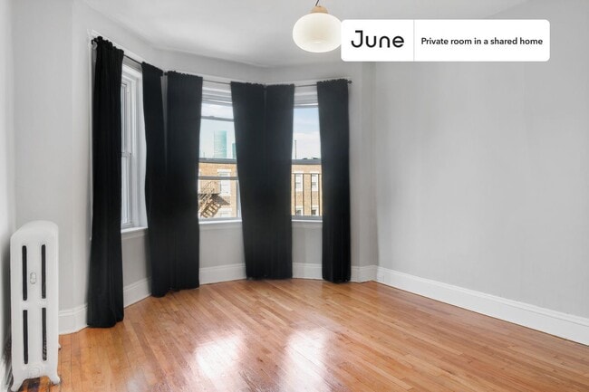 Foto del edificio - Room in Shared 2 bed/1 bath home