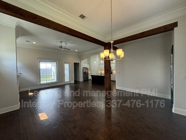 Foto del edificio - 216 Golden Cypress Dr