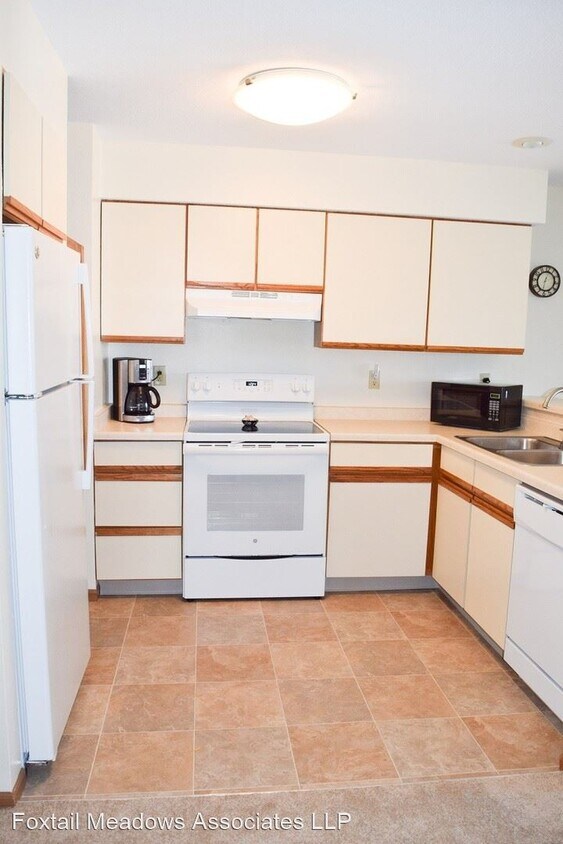 Building Photo - 590-590 Foxtail Dr