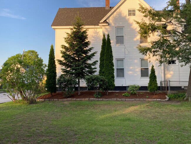Side Yard - 91 Sagamore St