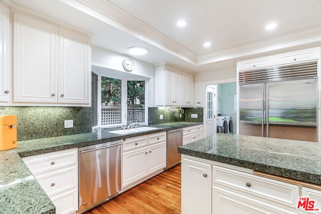 Foto del edificio - 721 N Linden Dr