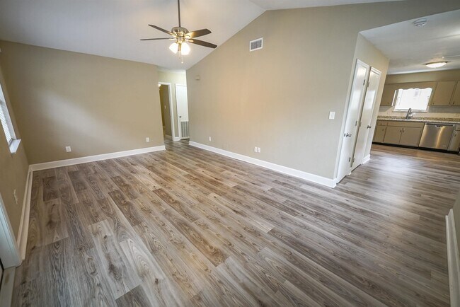 Building Photo - 1537 Cinnamon Bear Cir