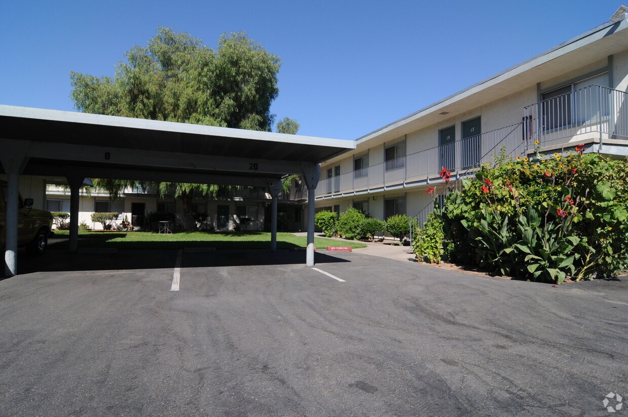 Northgate Manor Apartments in Manteca, CA