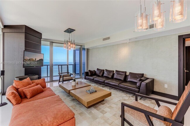Building Photo - 17001 Collins Ave