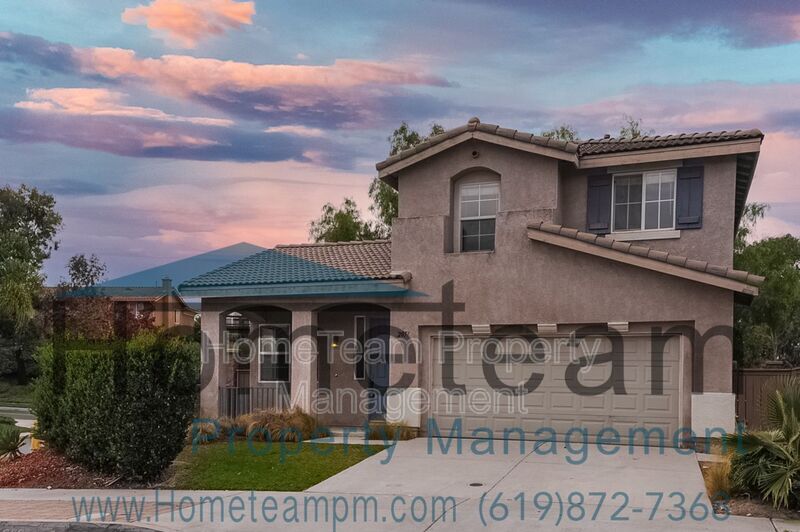 Foto principal - 2051 Mirror Lake Pl