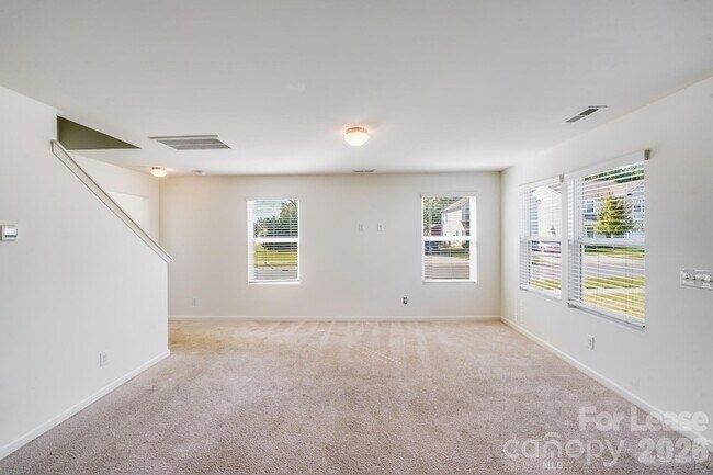 Foto del edificio - 12915 Hill Pine Rd