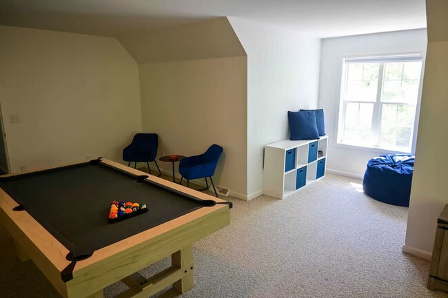 Building Photo - 184 Ruggles Rd