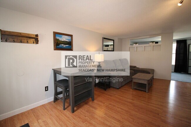 Foto del edificio - 93 Henry Law Ave