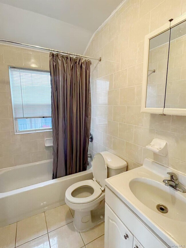 Foto del edificio - 248-03 Depew Ave