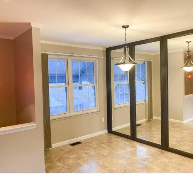Building Photo - 15877 Cambridge Dr