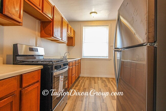 Building Photo - 3863 W Maypole Ave