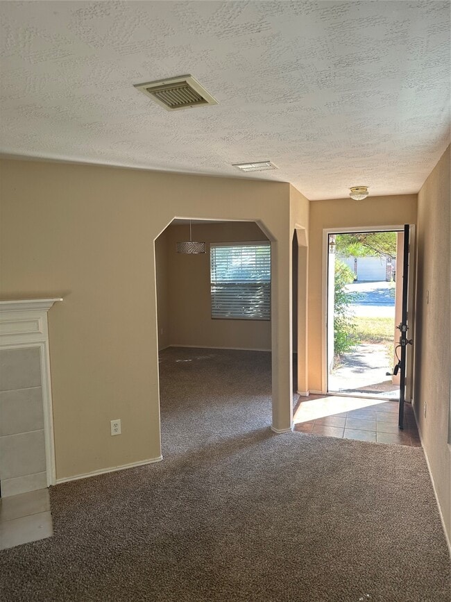 Foto del edificio - 16939 Suffolk Bridge Ln