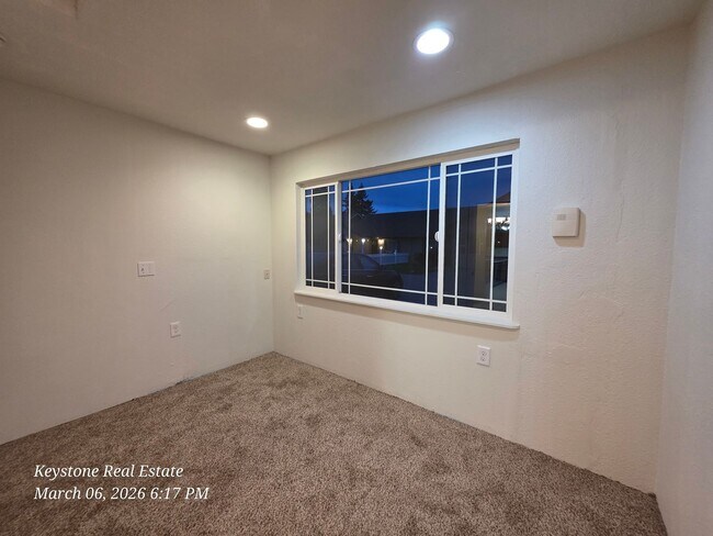 Building Photo - 15454