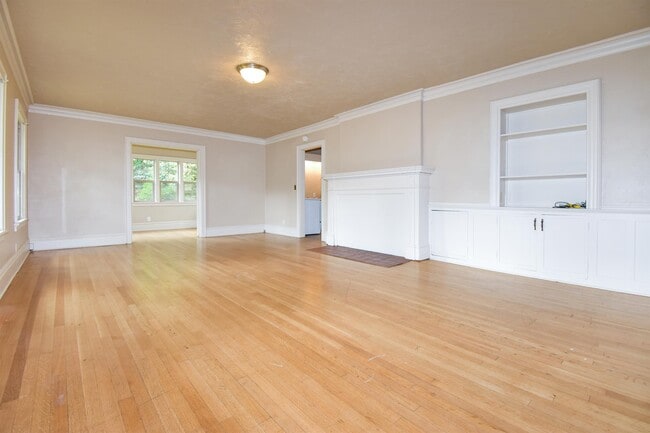 Building Photo - 2334 Augusta St