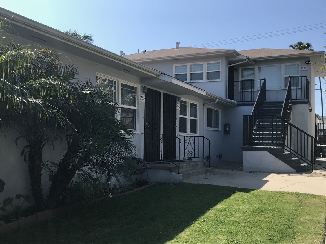 Foto del edificio - 6951 Kittyhawk Ave