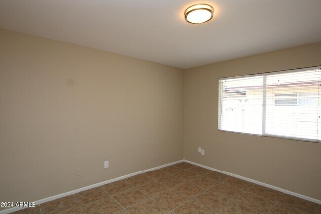 Building Photo - 140 W Ingram St