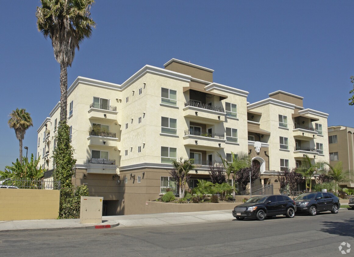 Foto principal - 1117 N Orange Dr
