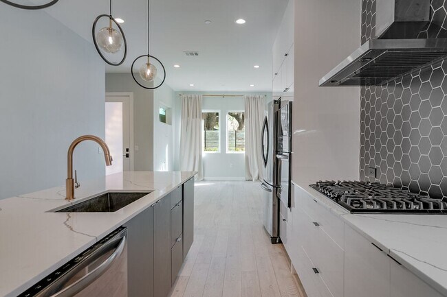 Foto del edificio - 2108 Tillery St